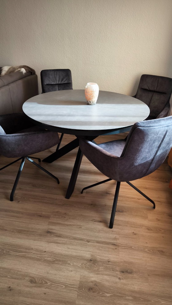 Image 1 of Winnipeg dining table + 4 × Venjakob armchairs “Fiona” – as new