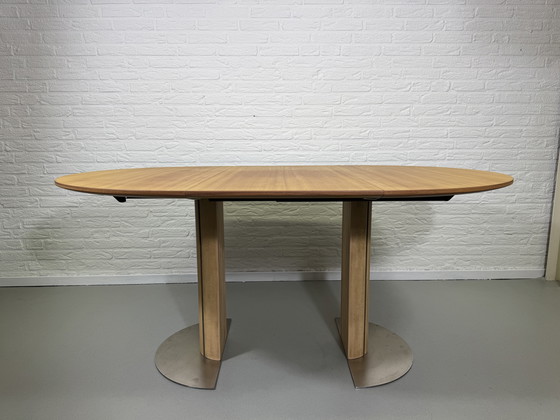 Image 1 of Lasko uitschuifbare design tafel eiken. 