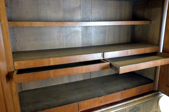 Image 1 of Cabinet de style Louis XV, milieu du XVIIIe siècle.