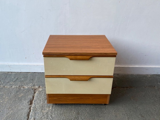Image 1 of Vintage nachtkastje uit het midden van de jaren 60