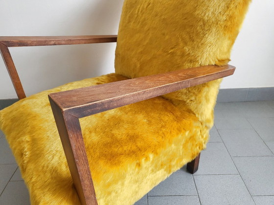 Image 1 of Vintage fauteuil uit de jaren 40, eikenhout en okerkleurig synthetisch bont, DLG Jean Royère, jaren 40