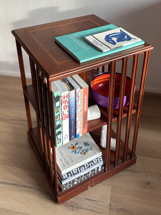 Image 1 of Antieke boekenmolen