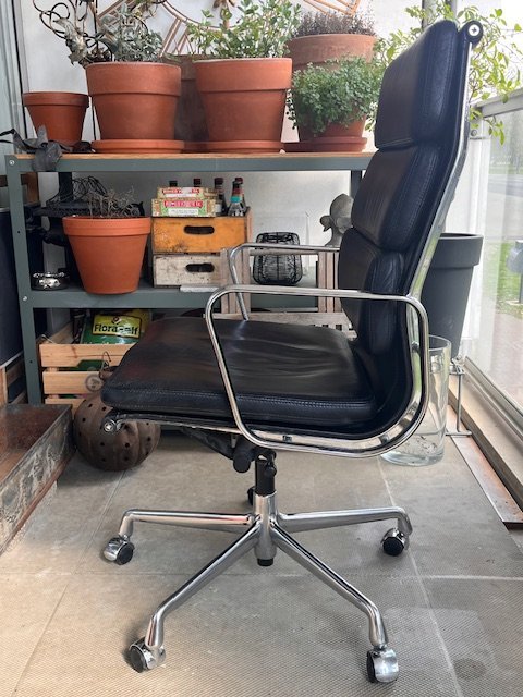 Image 1 of EA 216 Soft Pad Desk Chair by Charles & Ray Eames for ICF, 1970