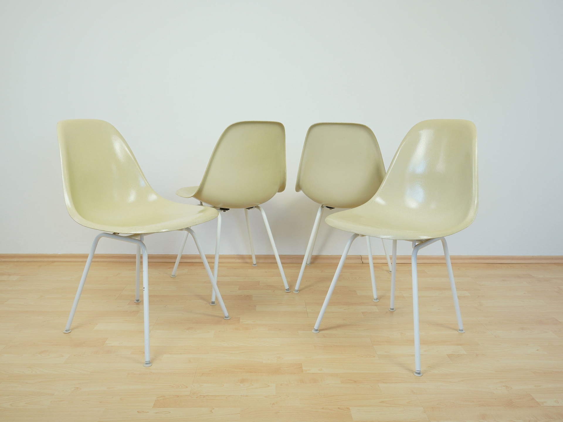 Charles Eames Fiberglass Side Chairs Herman Miller Vintage