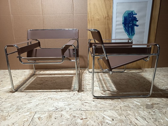 Image 1 of Poltrone Knoll Wassily B3 2 nuove/usate in pelle color noce di Marcel Breuer € 4.400
