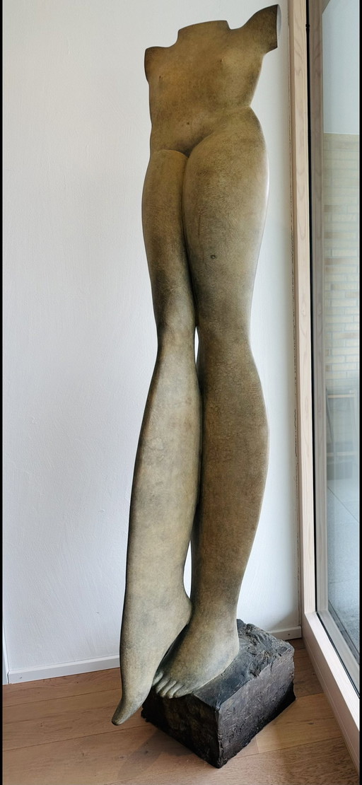 Kobe, krachtige ‘Vrouw zonder hoofd’