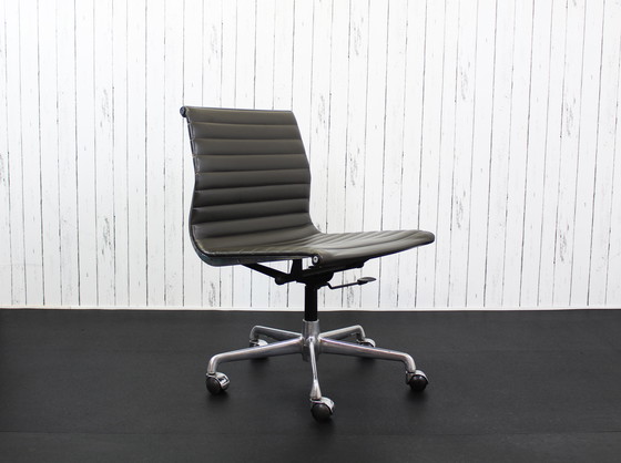 Image 1 of 9X Ea117 Office Chairs Icf Charles & Ray Eames Seats