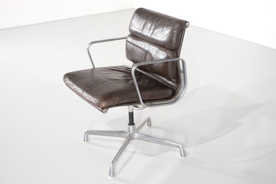 Image 1 of Softpad EA208 van Charles en Ray Eames voor Le mobilier International - jaren 60