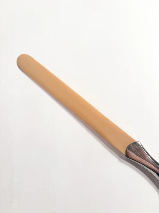 Papiermesser aus Kunstharz aus den 1950er Jahren mit silbernem Griff – Dekorative Objekte, Silver (photo 3 of 6)