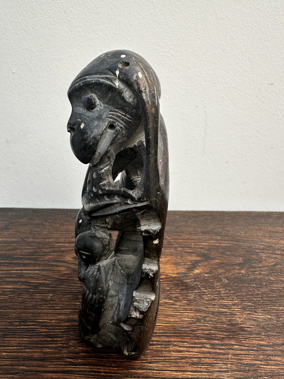 Image 1 of Scultura di Singe in pierre noire Mère et enfant H 14 cm / L 9 cm