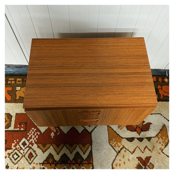 Image 1 of Vintage houten nachtkastje