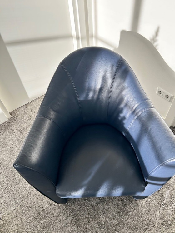 Image 1 of Dunkelblauer Ledersessel. Leolux-Modell Shaman.