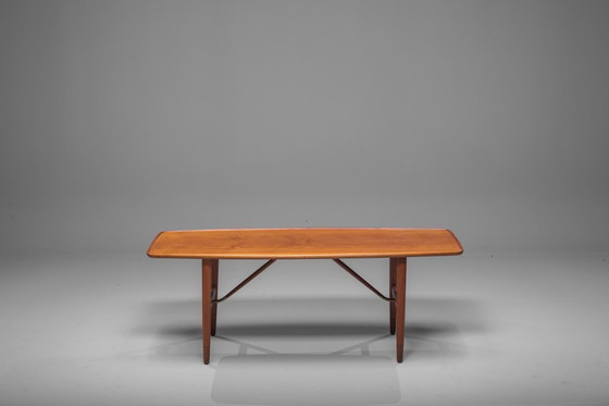 Image 1 of Teakhouten salontafel van Finn Juhl, jaren 1960