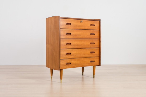 Image 1 of Cassettiera scandinava in teak, anni '60, stile Mid-Century Modern.