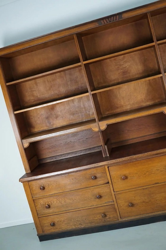 Image 1 of Grand meuble ancien Art Déco en chêne, style boutique de chocolat allemande, années 1920