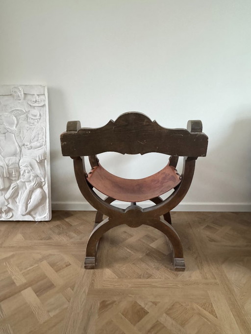 Vintage gesneden Savonarola stoel