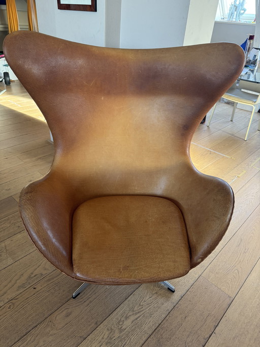 Arne Jacobsen Egg Chair – Fritz Hansen – Vintage leer donker walnoot – Designklassieker