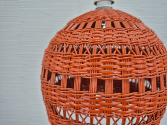 Image 1 of Poolse vintage oranje rieten lamp. Hanglamp rotan. 