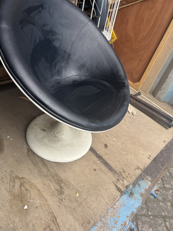 Image 1 of Iconic Space Age Egg chair