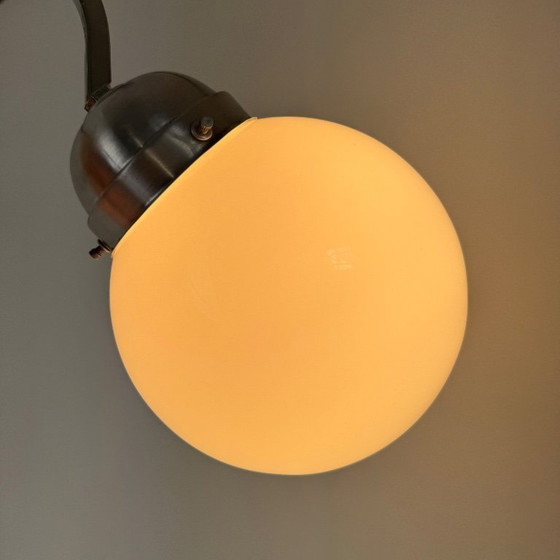 Image 1 of PAIRE D’ANCIENNES APPLIQUES EN OPALINE VINTAGE