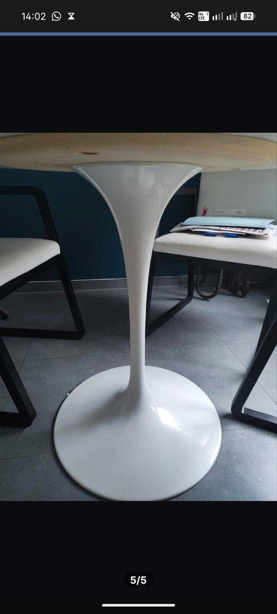 Image 1 of Knoll Saarinen tulip table