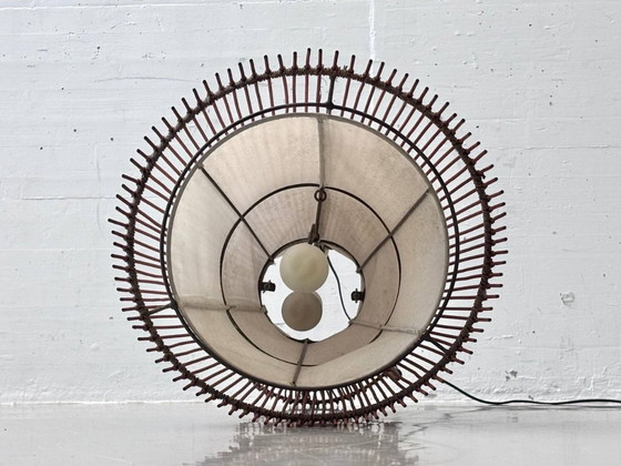 Image 1 of Franse vloerlamp van rotan en bamboe, jaren 60/70.
