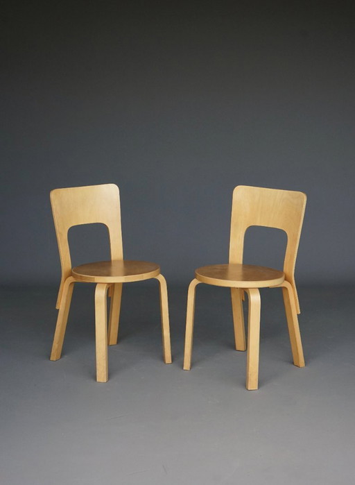 Chaises modèle 66 attribuées à Alvar Aalto, années 1980, ensemble de 2