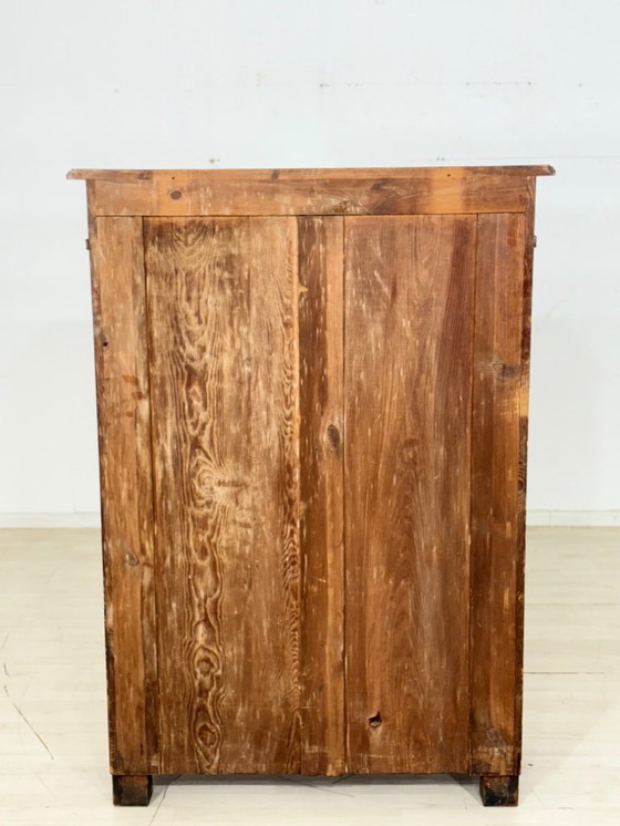 Image 1 of Meuble vertiko ancien de style Gründerzeit (fin du XIXe siècle), meuble de salon, meuble d'entrée, armoire à linge, vers 1900