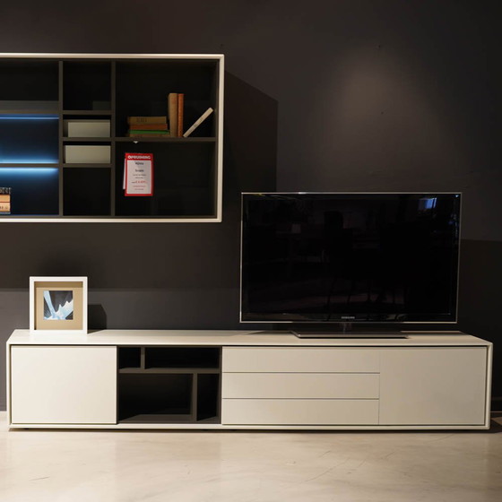 Image 1 of Hülsta Scopia wall cupboard