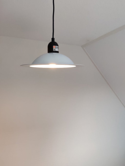 lámpara colgante de Stilnovo Lampiatta, diseñadores Jonathan de Pas, Donato d'Urbino y Paolo Lomazzi