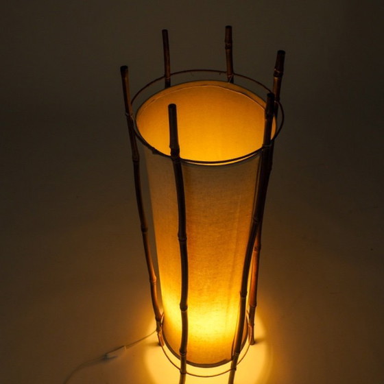 Große Stehlampe aus Bambus und Leinen von Louis Sognot – Stehleuchten, Textile (photo 17 of 17)