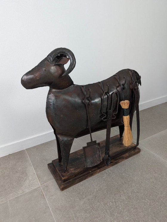 Image 1 of Set di utensili da camino brutalista a forma di ariete in metallo forgiato a mano, stile Lalanne