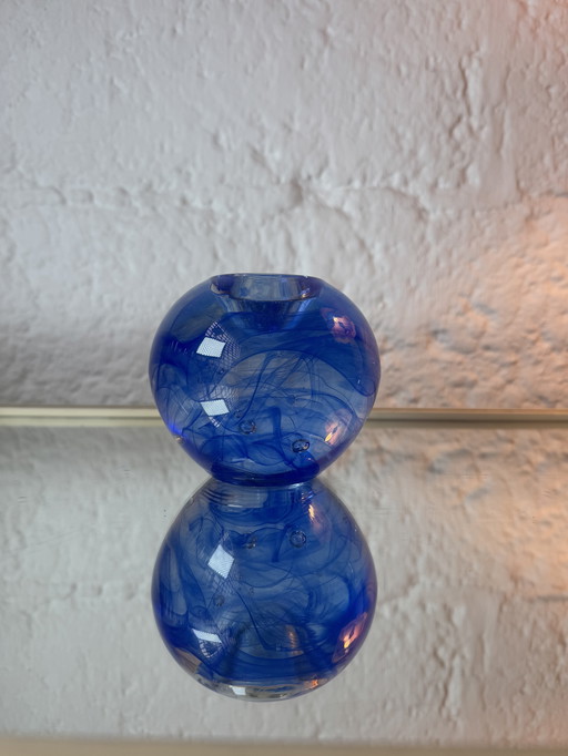 Candelabro de cristal azul Kosta Boda de los años 80