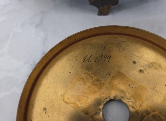 Antique Clock from 1884 – Metal, Brass (photo 4 of 7)