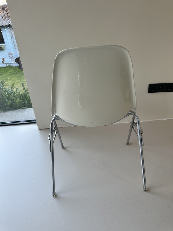 Image 1 of 6x Herman miller Eames DSR Fiberglass kuip stoelen stapelbaar