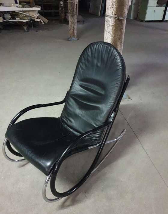 "NONNA" - Sedia a dondolo di Paul Tuttle, Sedie a dondolo, Pelle, Metallo, Nero (foto 6 di 6)