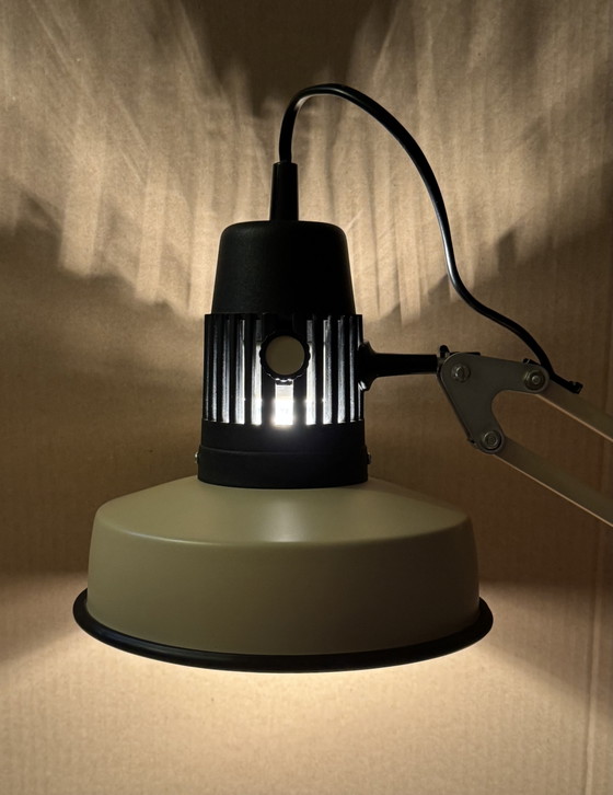Image 1 of Lampada da architetto Vriedland | Design olandese in una rara tonalità kaki | 1975-1980