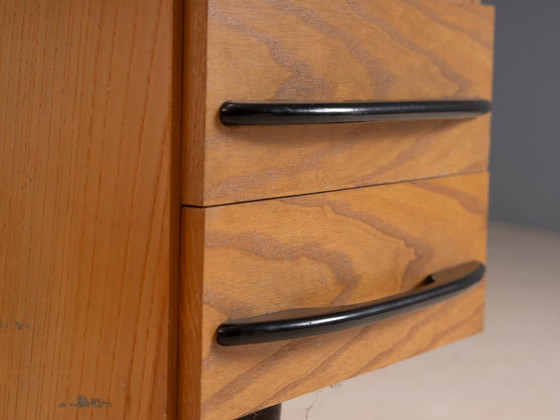 Coppia di comodini vintage cechi di Mojmir Požar, anni '60, in legno e vetro, 42 × 40 × 81 cm – Wood (photo 6 of 10)