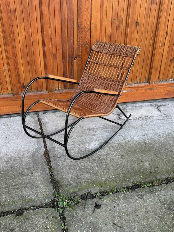 Mid-Century Modern Wicker and Steel Rocking Chair, 1960s – polished steel, Mid Century Modern (photo 4 of 5)