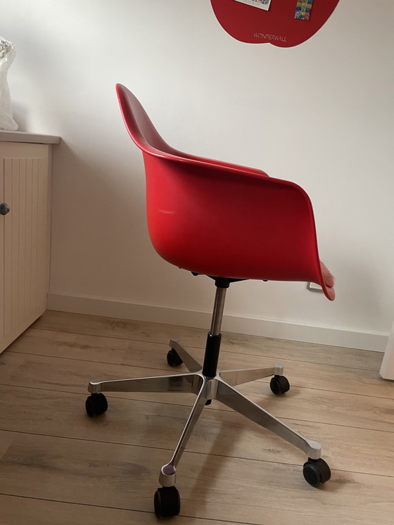 Image 1 of Vitra Eames PACC bureaustoel