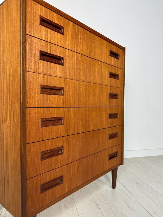 Vintage Minimalistic Mid-Century Danish Teak Dresser Chest of Drawers, 1960s – Wood (photo 3 of 8)