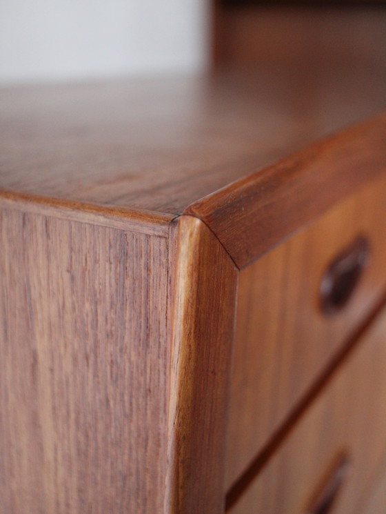 Image 1 of Vintage Deense brede ladekast in teak