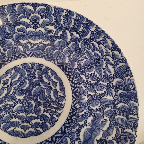 Image 1 of Pareja de platos / bandejas de porcelana de Arita, s. XX – Japón