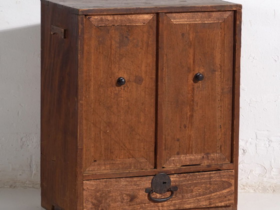 Antique Japanese cedar mizuya ko-dansu furniture, Meiji-Taishō period (c. ) #39 – Storage cabinet, Cast Iron (photo 2 of 40)