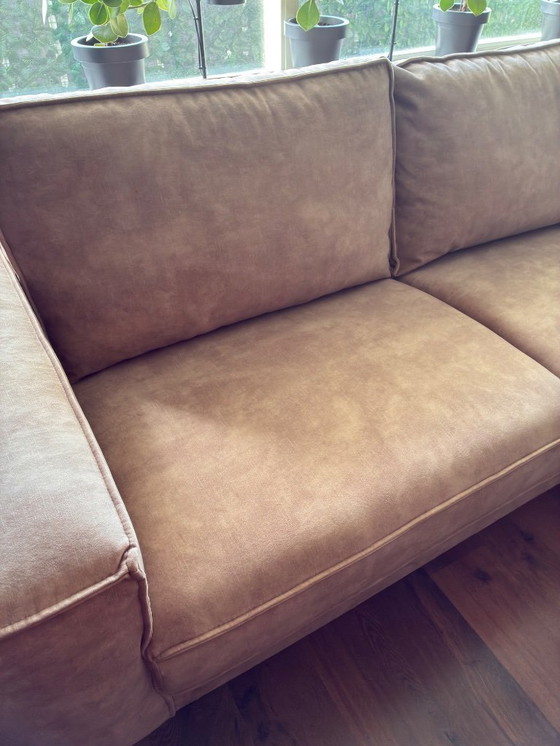 Image 1 of Beautiful sofa