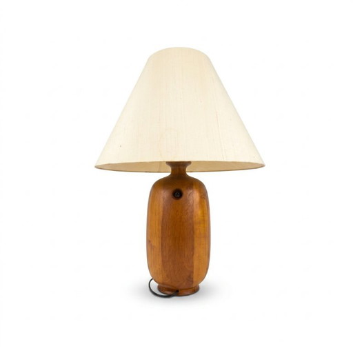 Lampada da tavolo danese in teak tornito con paralume in seta del marchio Dyrlund