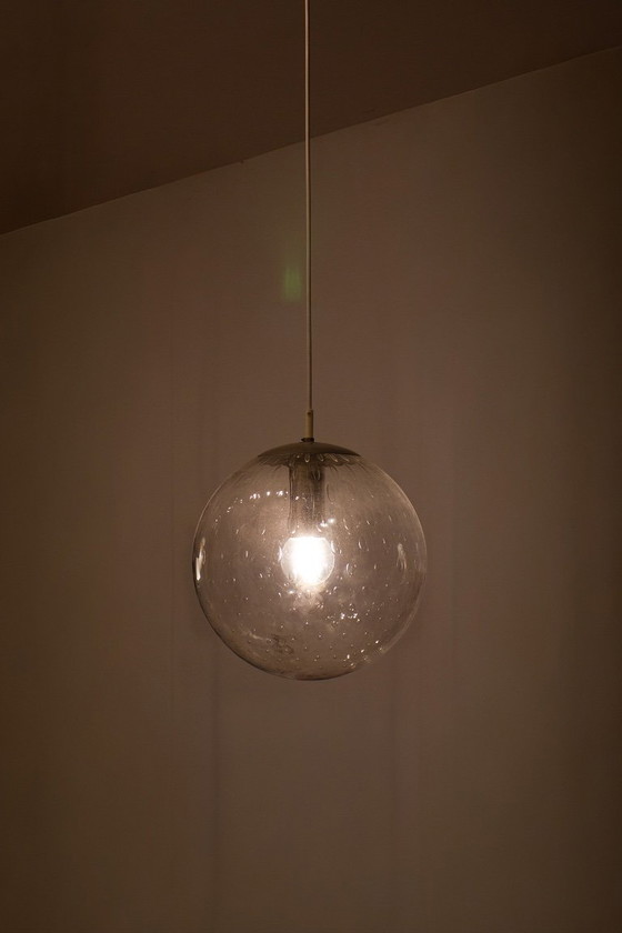 Image 1 of Lampada a sospensione vintage Raak Amsterdam a forma di sfera di vetro, anni '60