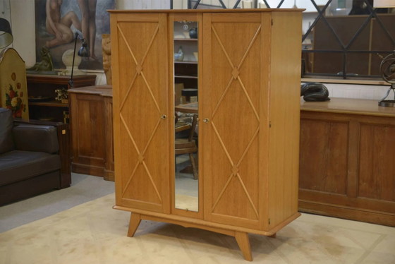Eichen-Kleiderschrank mit Saint-Gobain Spiegel aus den 1960er Jahren. – Kleiderschränke, Holz, Vintage (photo 11 of 11)