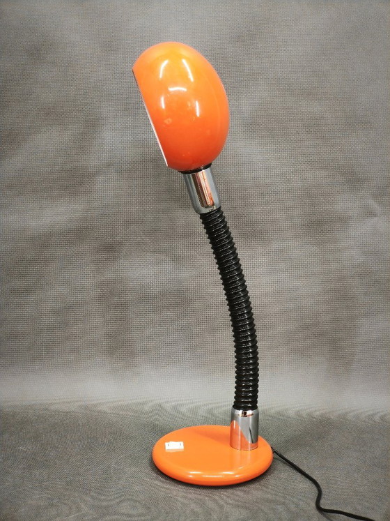 Lampe de table italienne orange Space Age réglable à col de cygne des années 1970 – Métal, Plastique (photo 11 of 11)