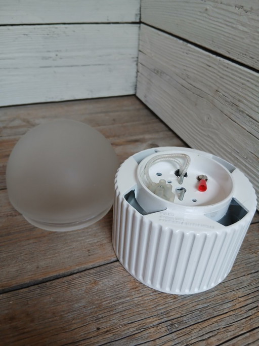 Design vintage Italiaanse tafellamp/wandlamp, 1981.